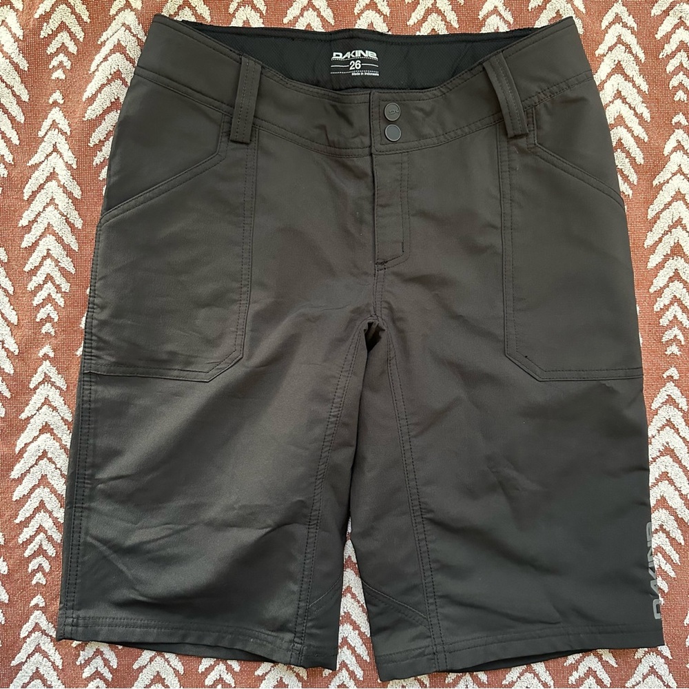Dakine ZELLA Womens MTB/ Cycling Shorts Size 26 Black